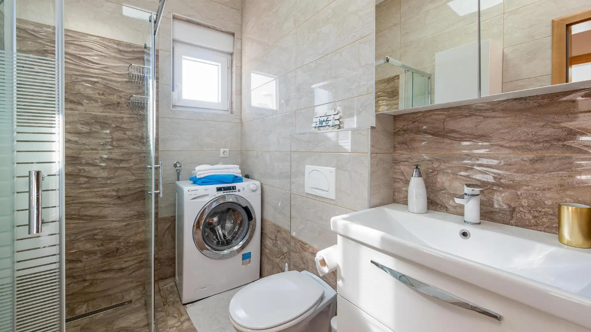 Stunning Home In Mandre With Wi-Fi Holiday home