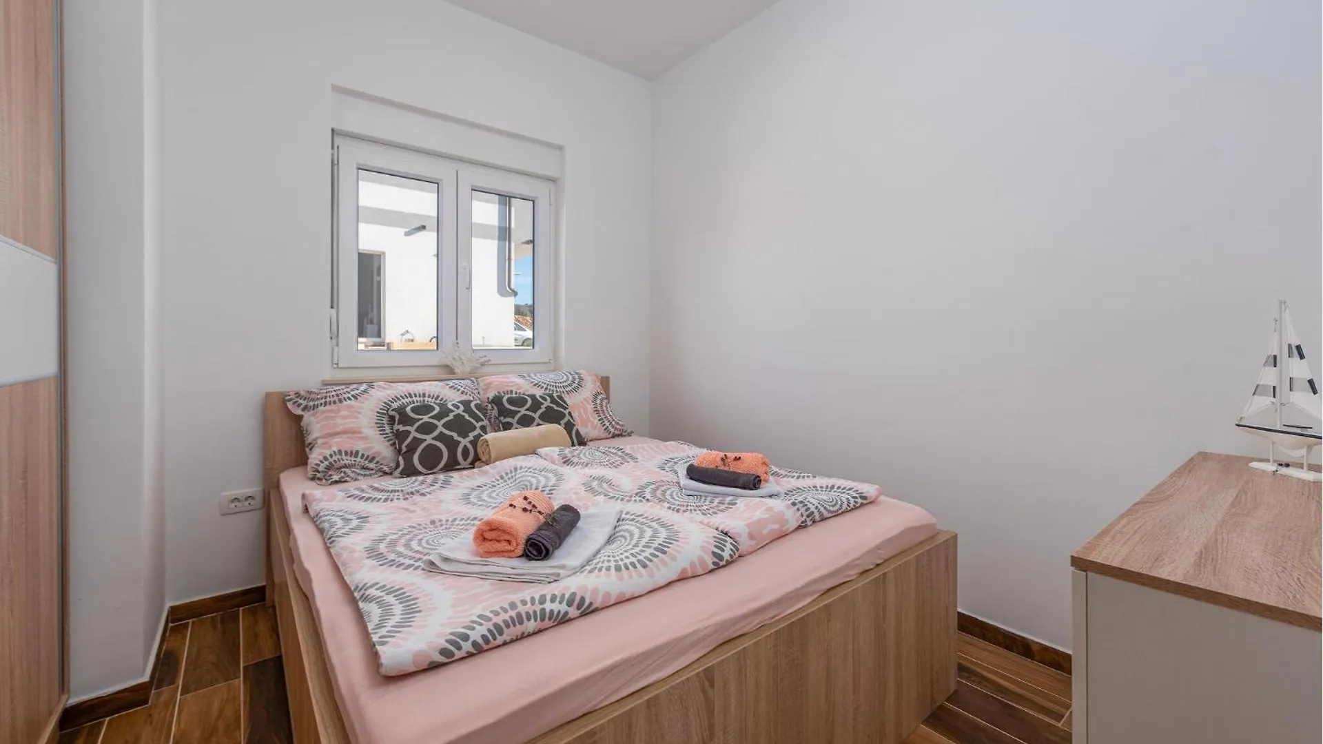 Stunning Home In Mandre With Wi-Fi