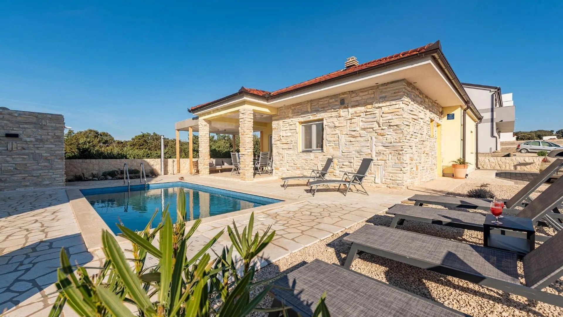 Stunning Home In Mandre With Wi-Fi